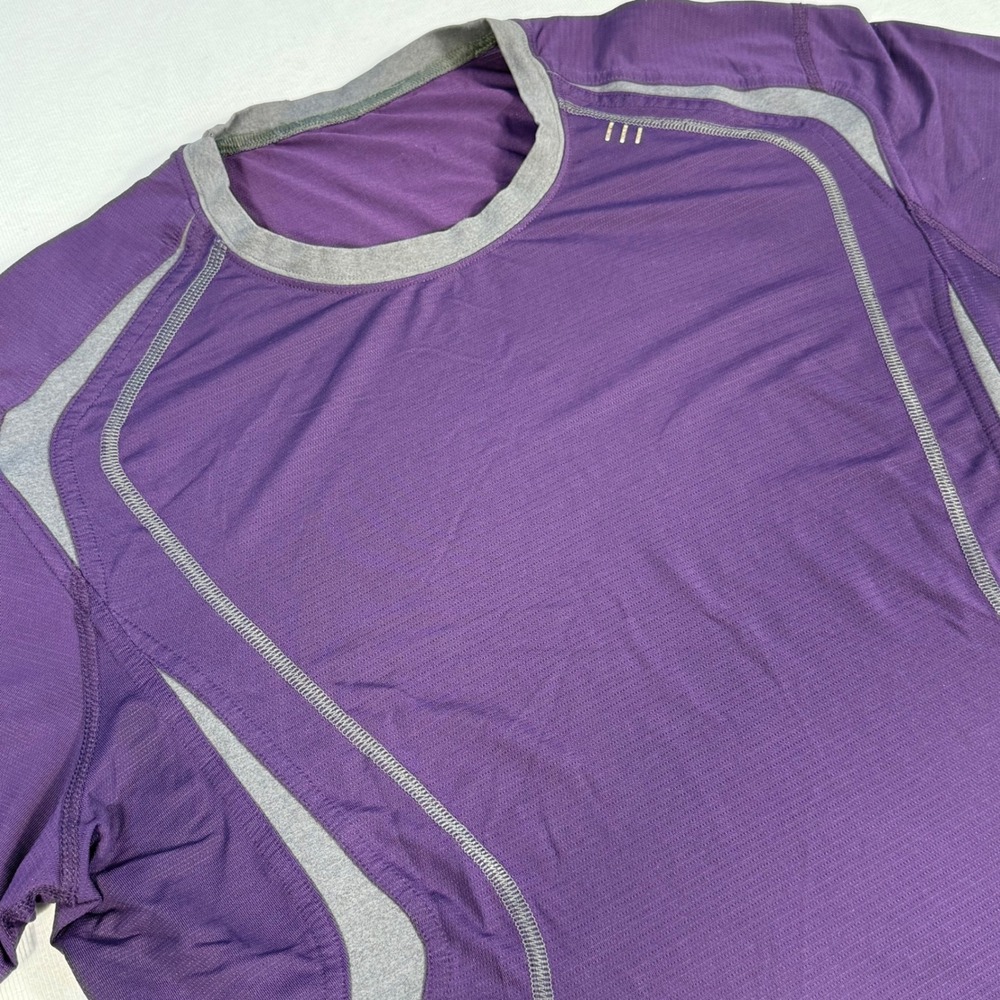 Lululemon Purple Athleisure Athletic Fit‎ T-Shirt Crew Neck Short Sleeve